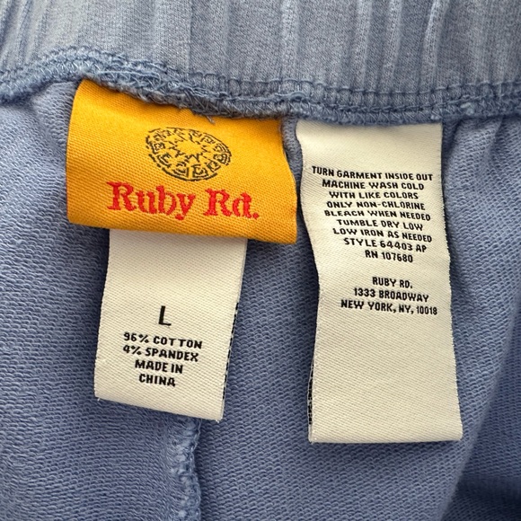 Ruby Rd. Capris Large - Picture 4 of 4